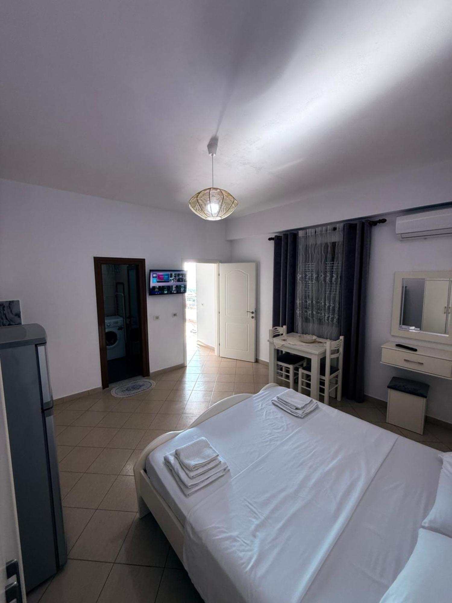 Amar Apartments Sarandë Exterior foto